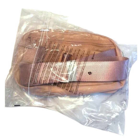 NWT Lululemon Everywhere Belt Bag Pink Pastel RARE | SOLD OUT - Picture 5 of 5